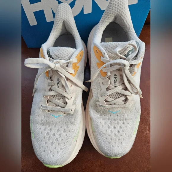 HOKA Clifton 9 size 7 womens - Picture 15 of 15